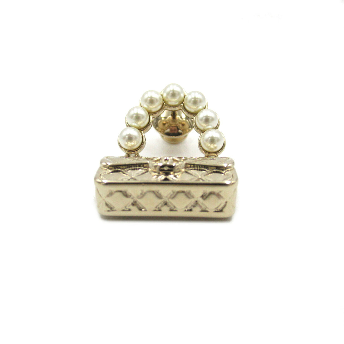 Chanel Matelasse Pin Brooch Gold B21S