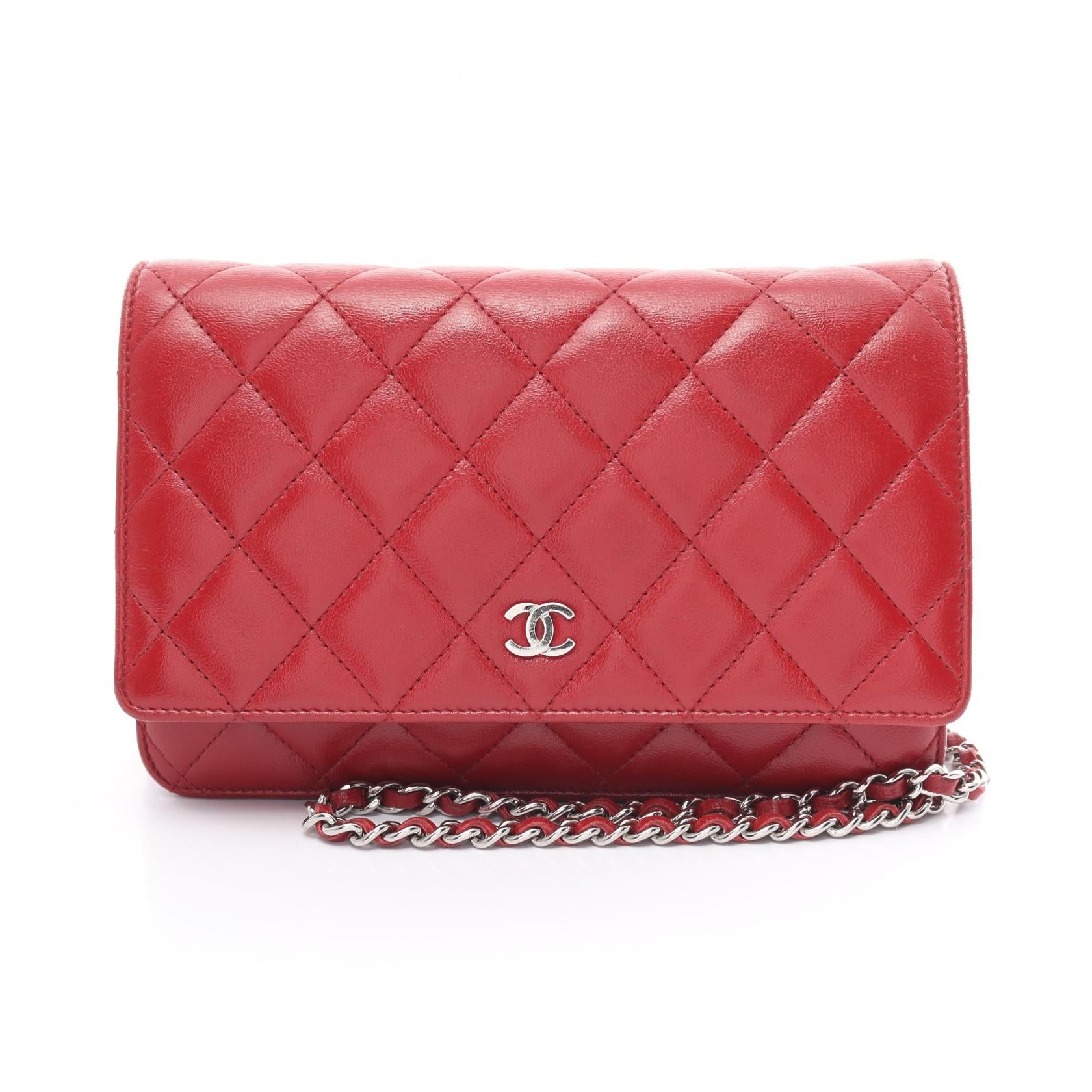 Chanel Lambskin Matelasse Shoulder Bag A33814