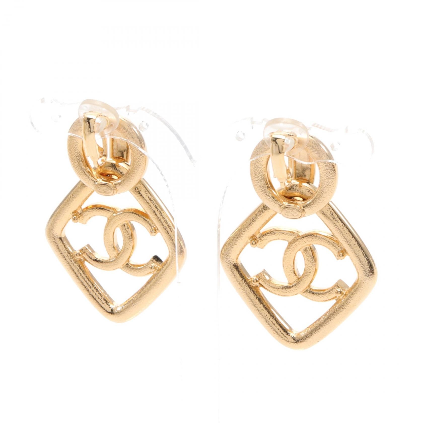 Chanel CC Diamond Clip On Earrings  Metal Earrings in Great Condition