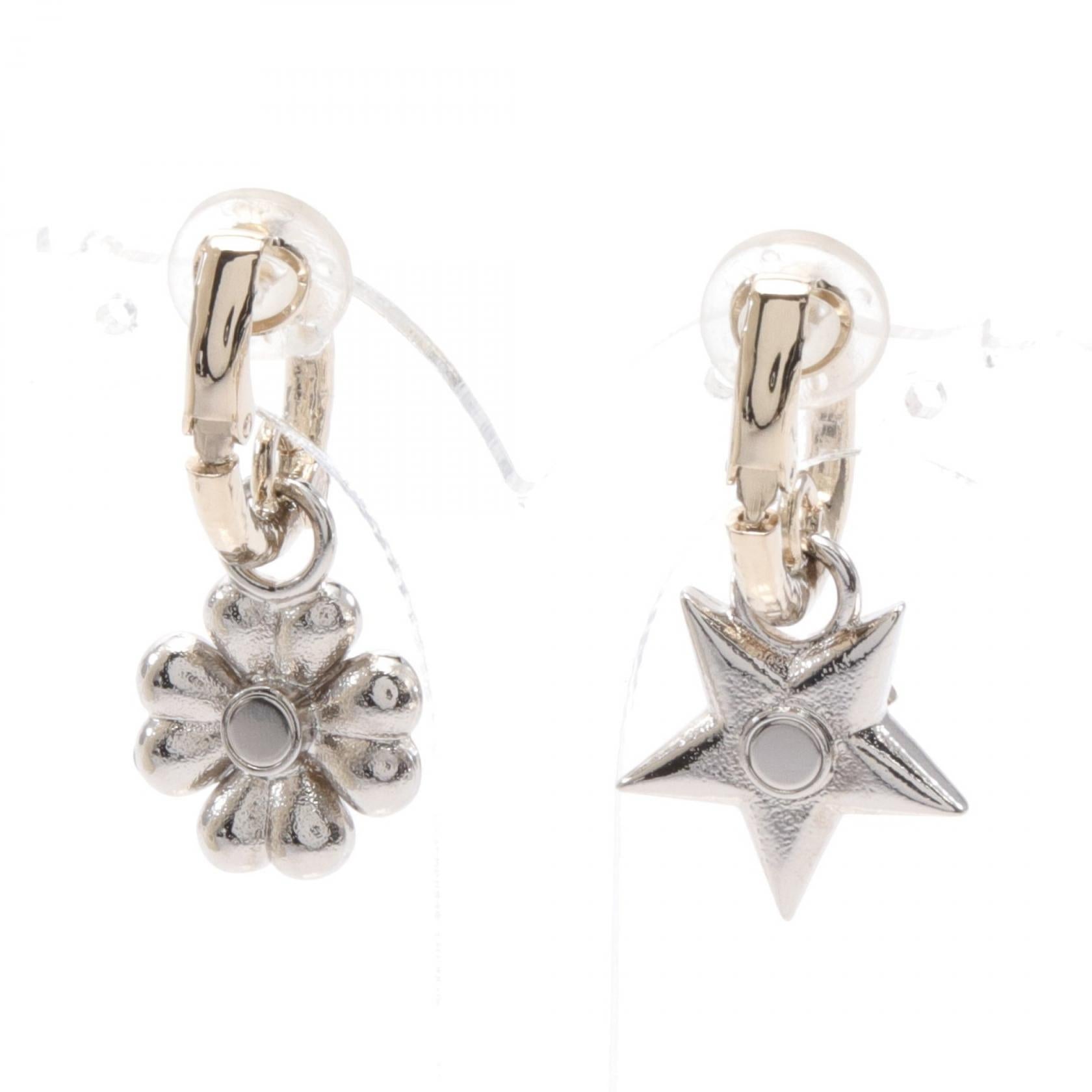 Chanel CC Star & Flower Drop Earrings Metal Earrings in Great Condition