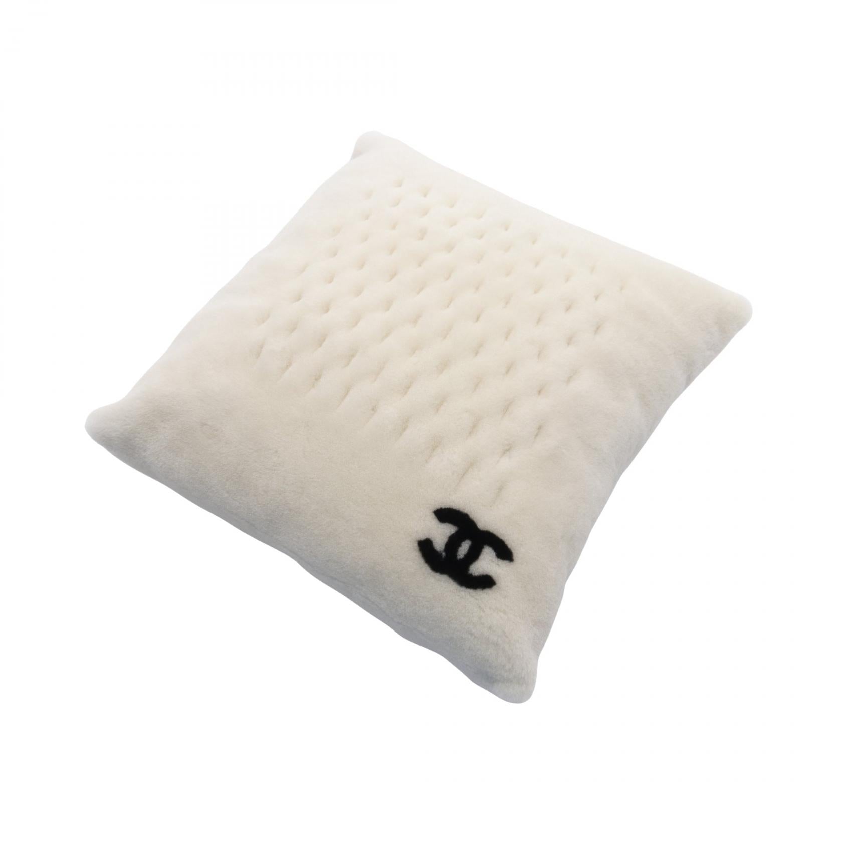 Chanel Coco Mark Mouton Cashmere Accessory