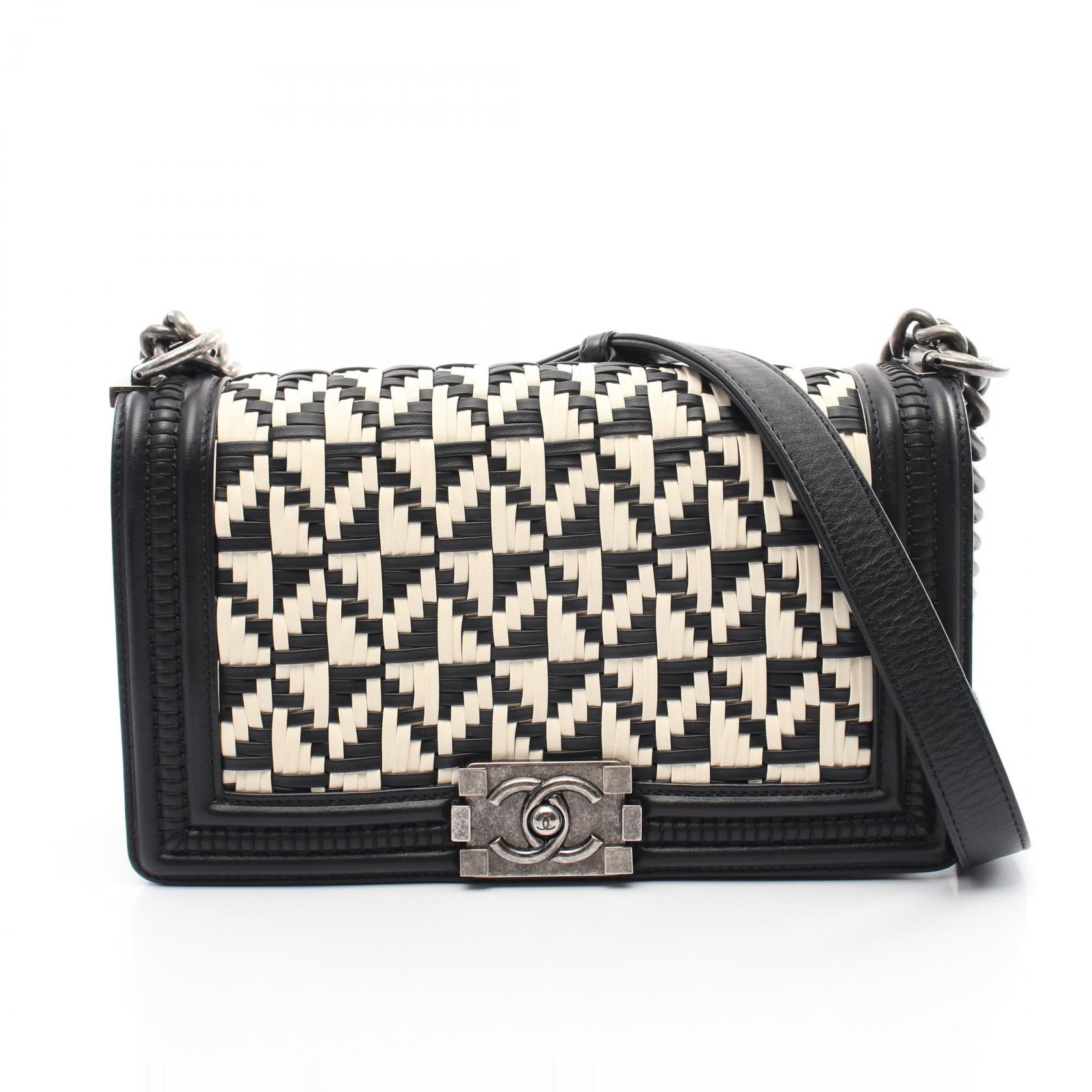 Chanel Boy Leather Shoulder Bag A67086