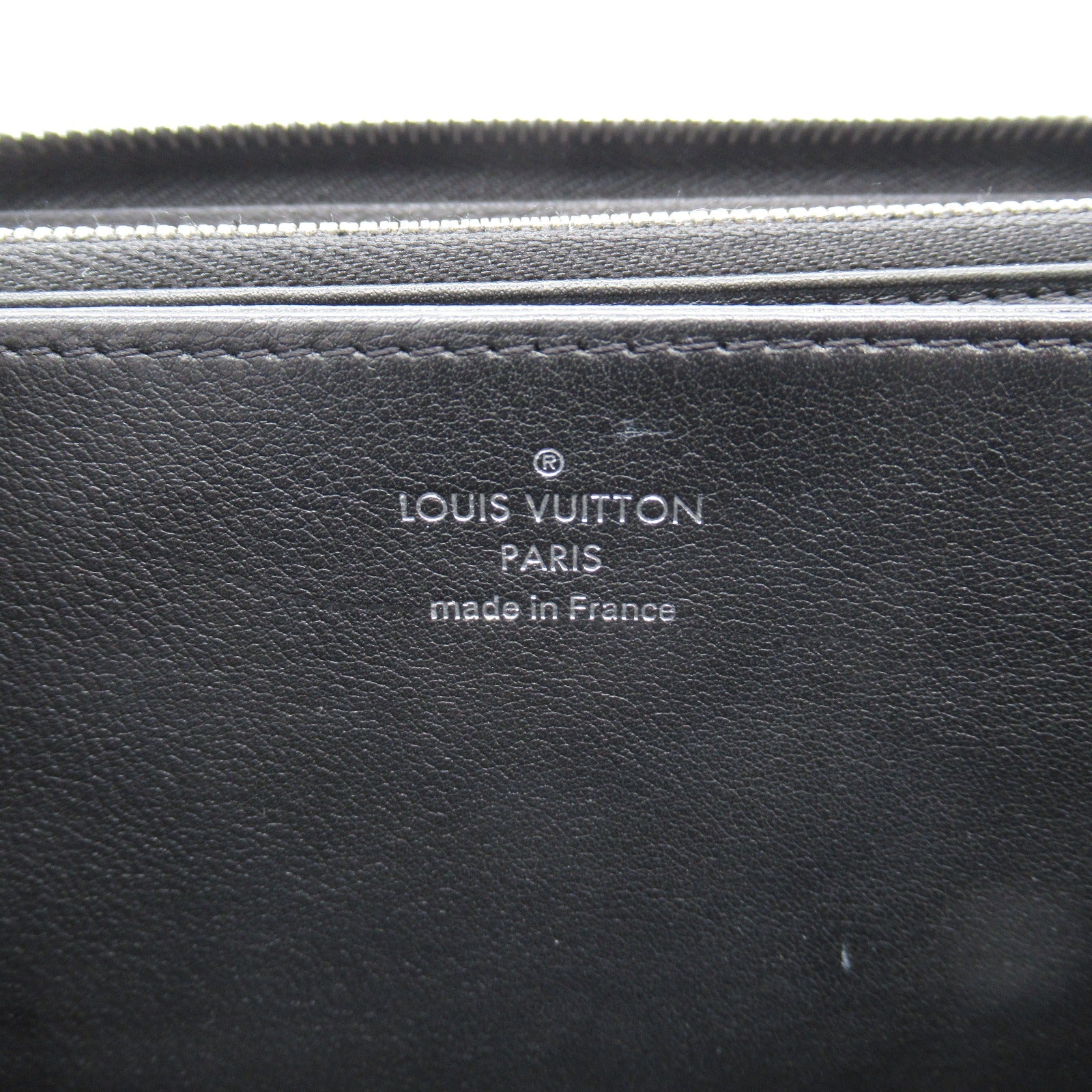 Louis Vuitton Mahina Leather Zippy Wallet M61867