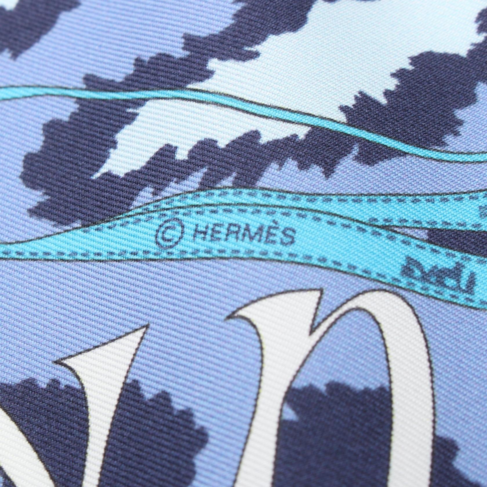 Hermes Silk Petit Carre 45 Scarf