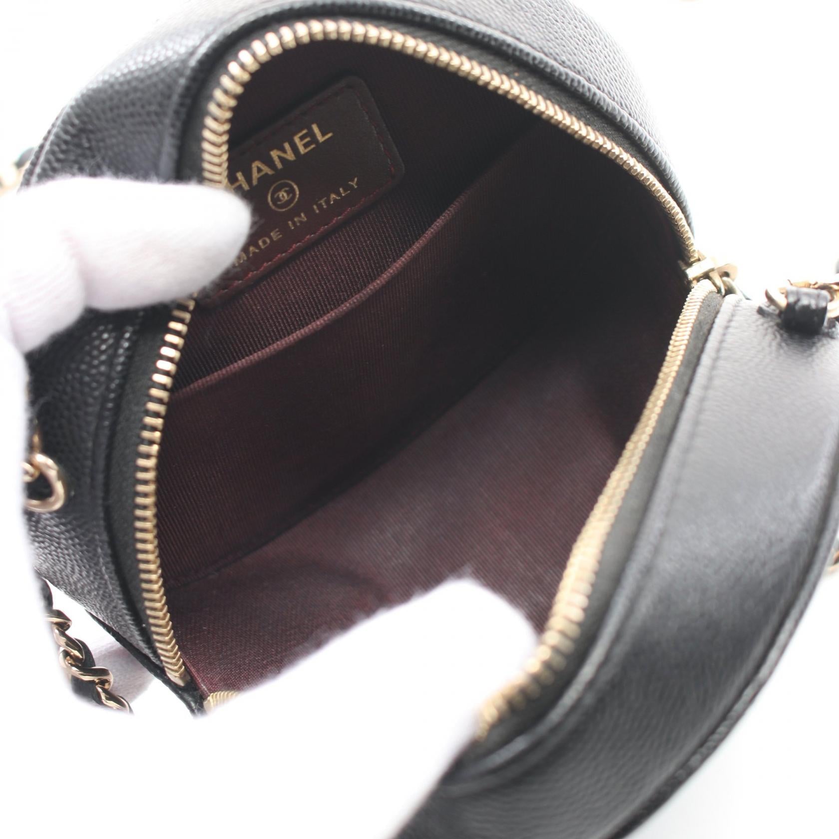 Chanel Matelasse Leather Shoulder Bag Black