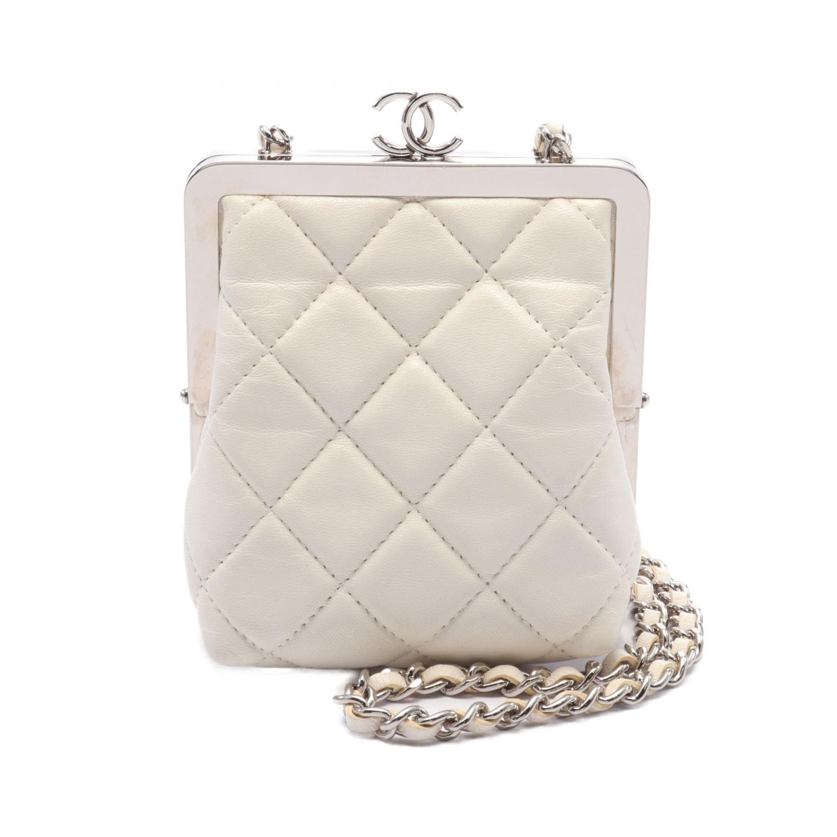 Chanel Matelasse Leather Shoulder Bag