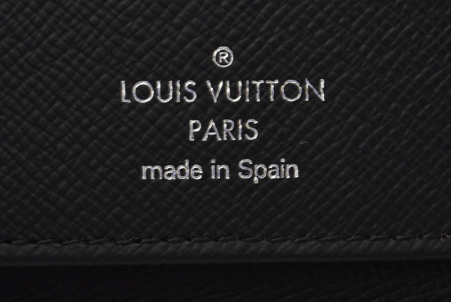 Louis Vuitton Taiga Leather Long Wallet Zippy Wallet Vertical M30569