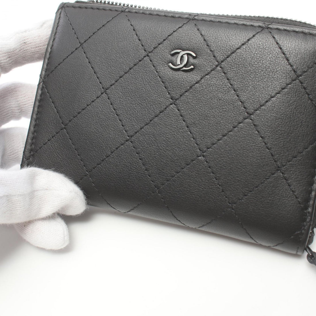 Chanel Lambskin Matelasse Round Wallet Black