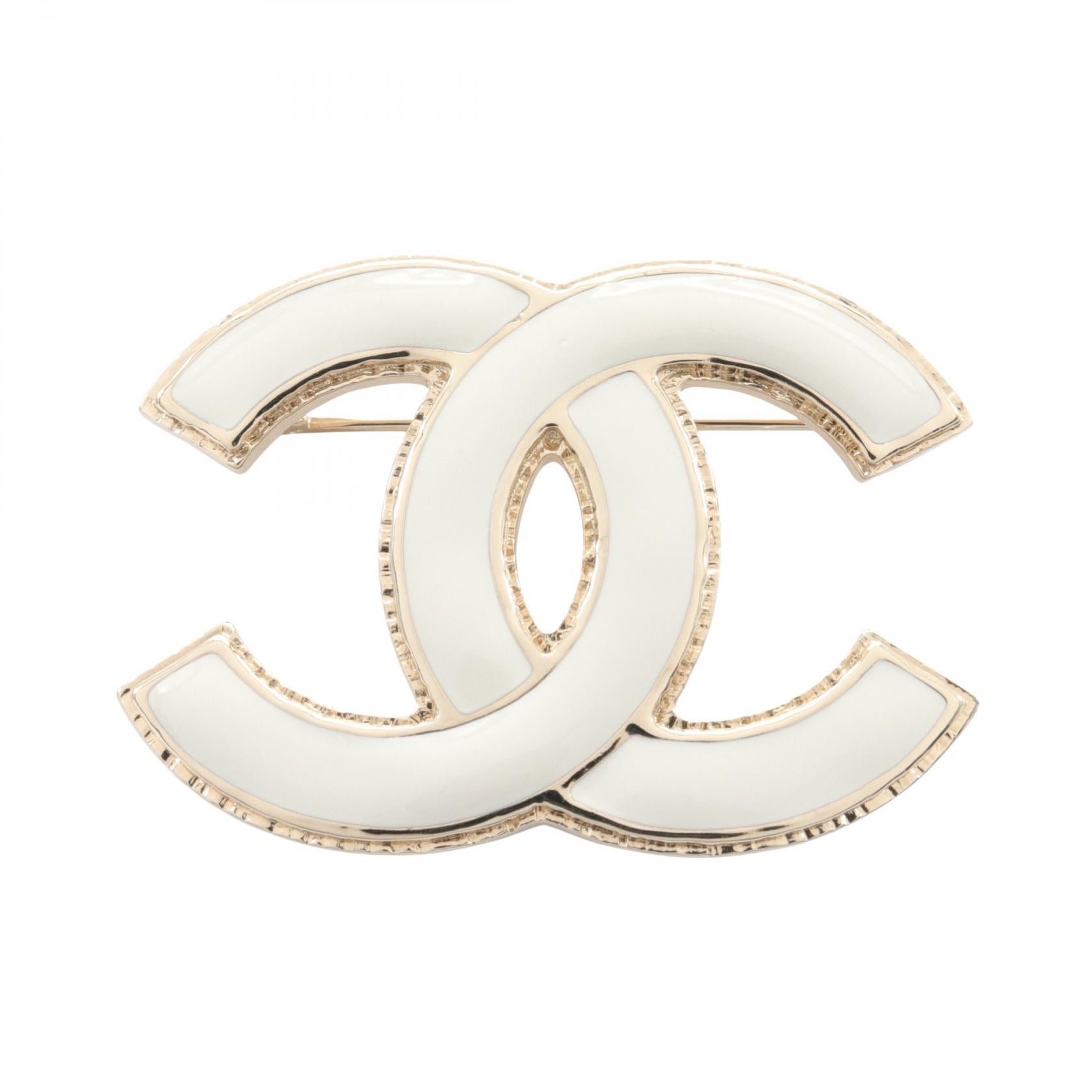 Chanel CC Logo Brooch  Metal Brooch in Great Condition