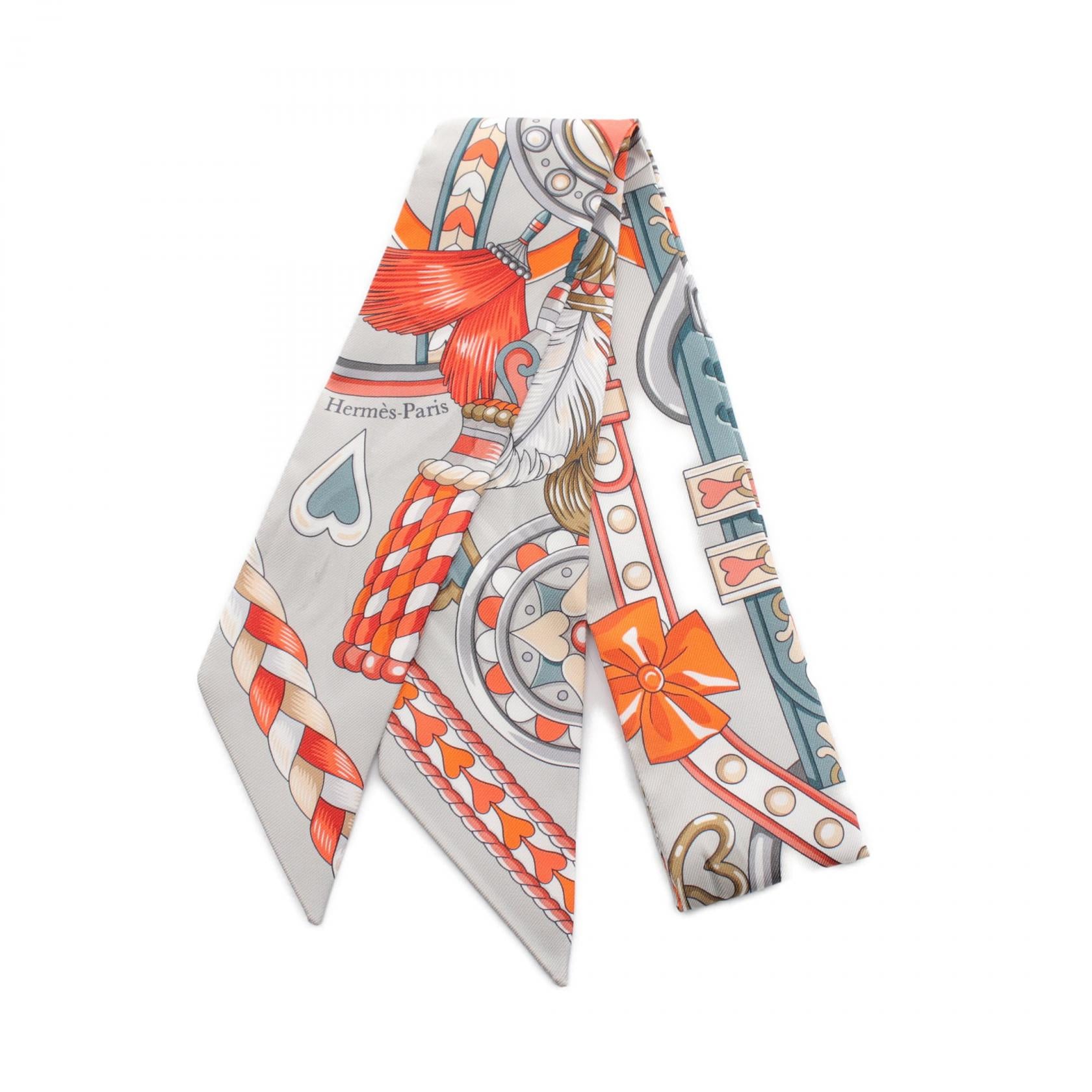 Hermes Silk Twilly Harnais de Coeur Scarf