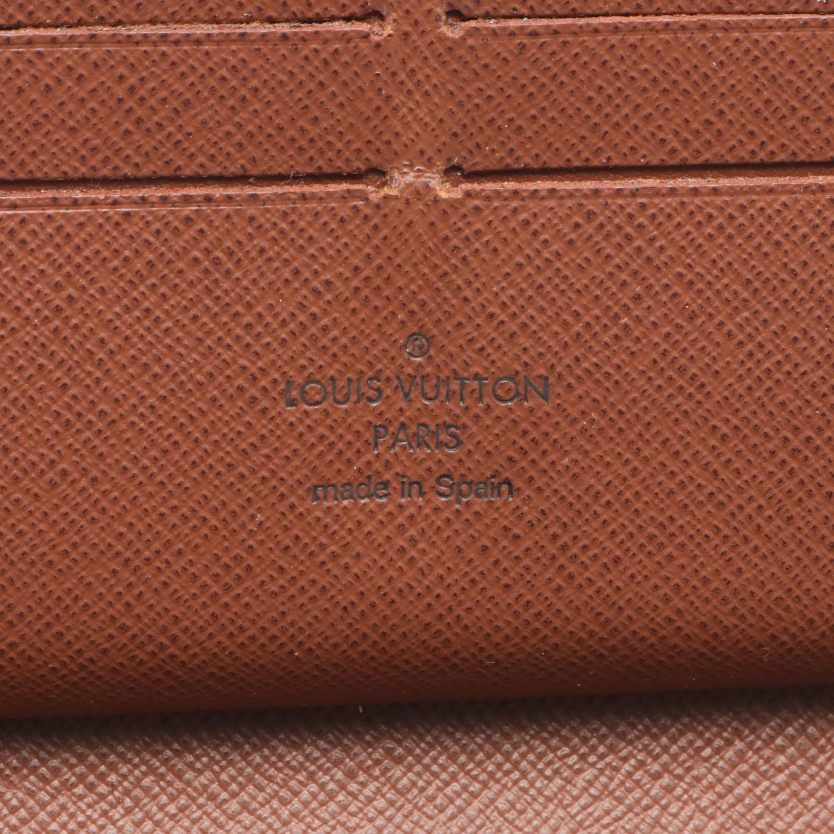 Louis Vuitton Zippy Organizer Wallet M62581