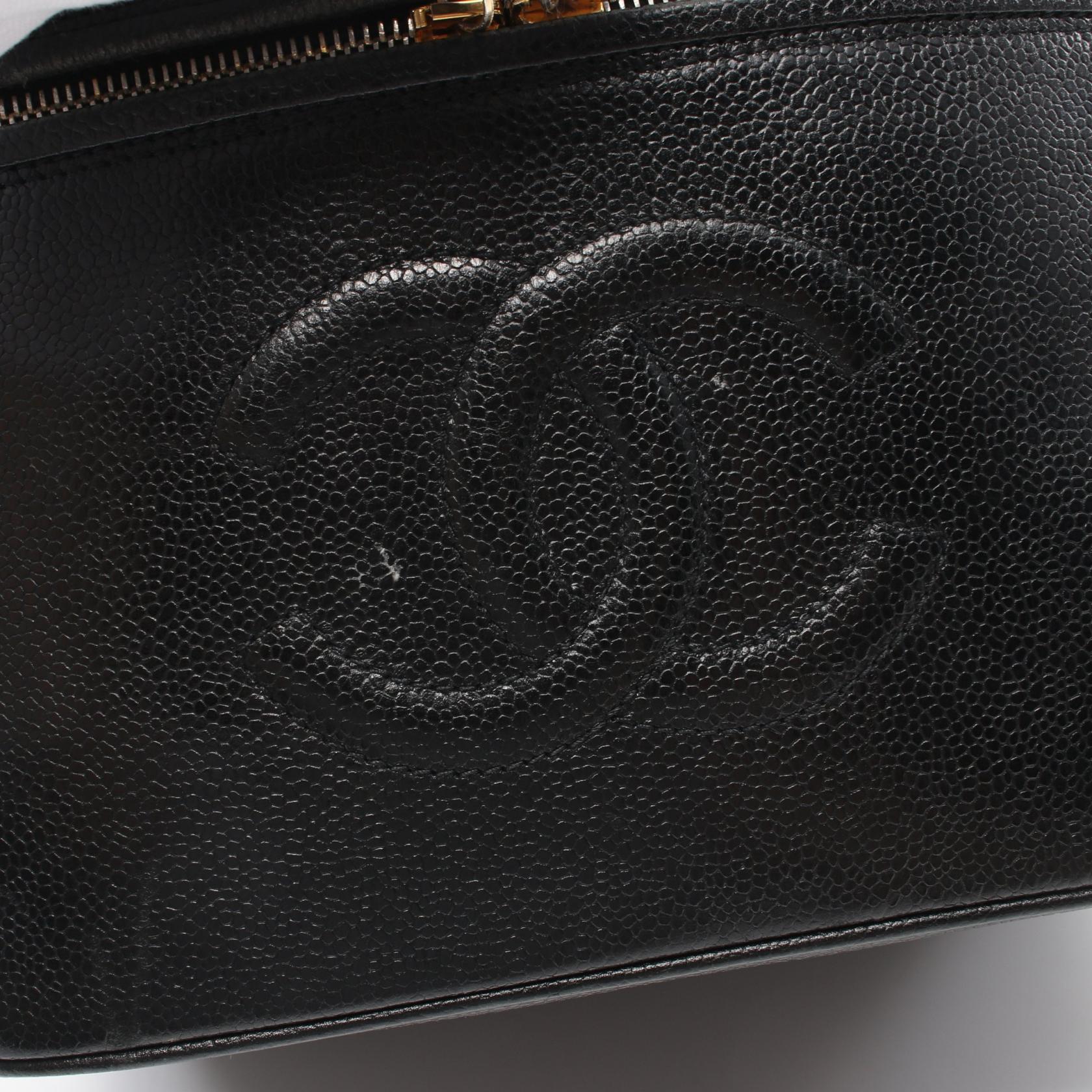 Chanel CC Caviar Vanity Handbag  Leather Handbag A06238 in Very Good Condition