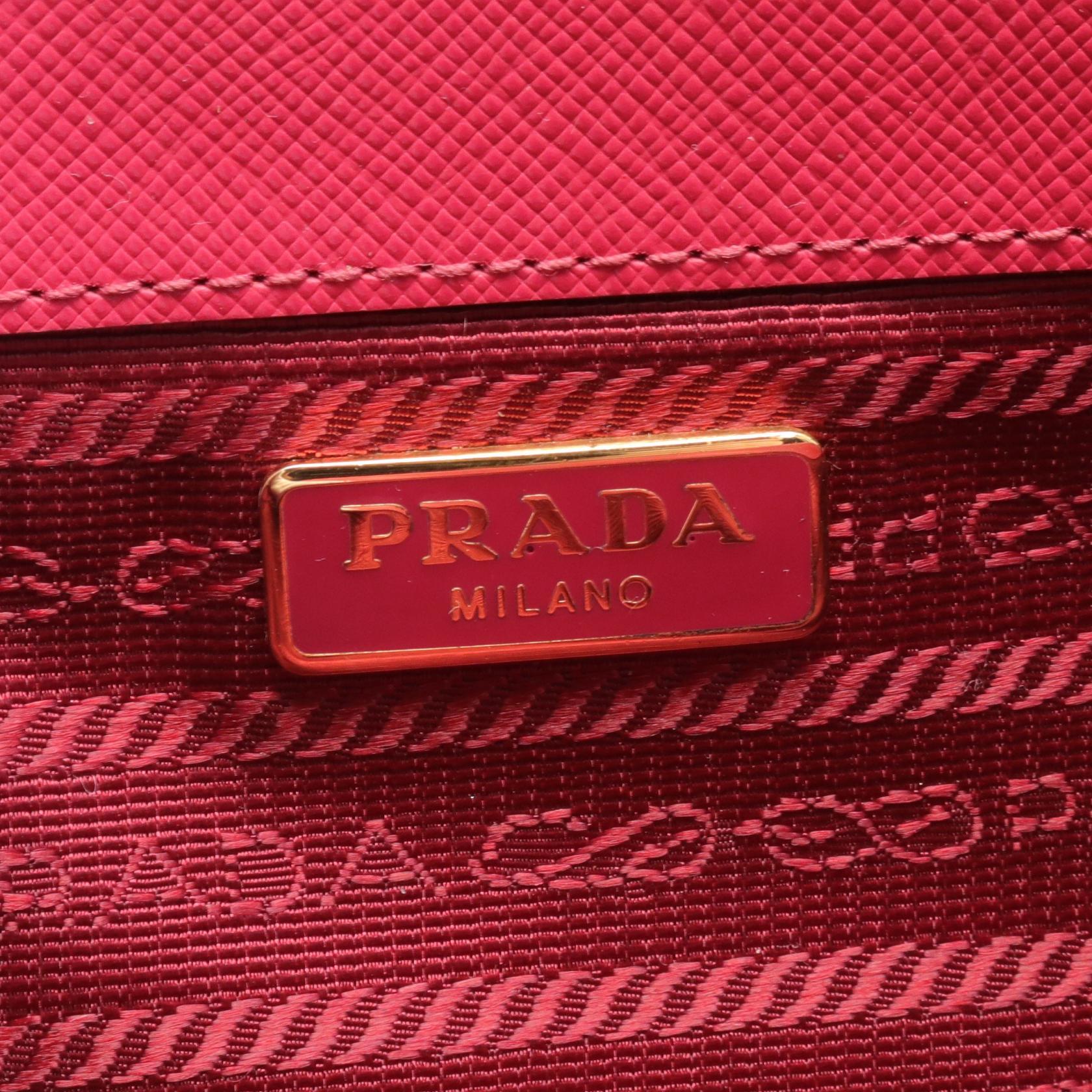 Prada Saffiano Lux Wallet on Chain  Leather Shoulder Bag in Good Condition