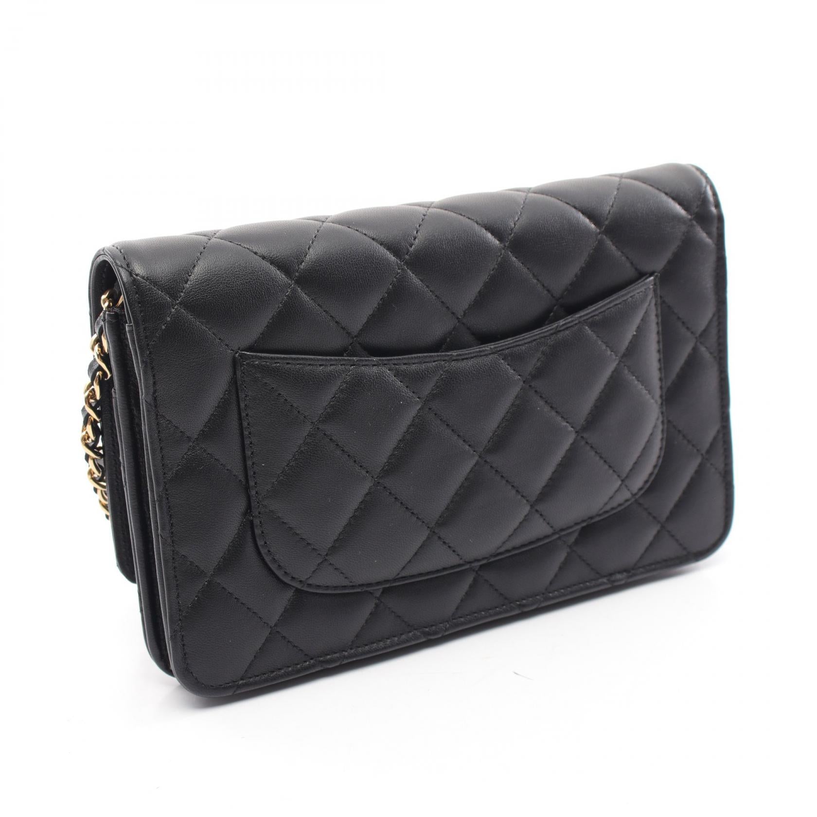 Chanel Lambskin Matelasse Shoulder Bag A33814