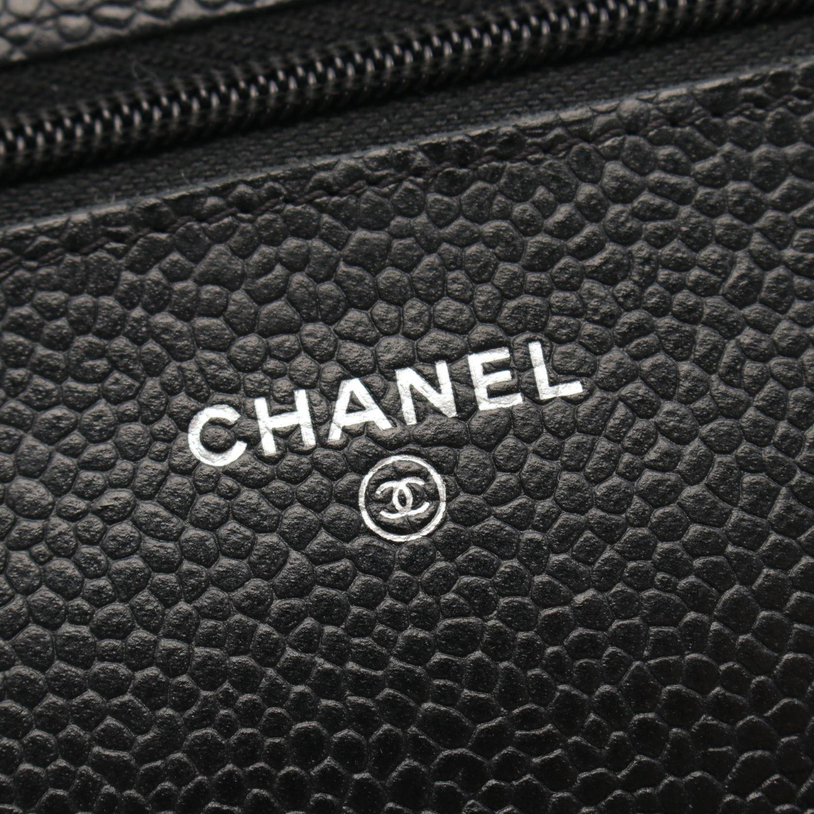 Chanel Matelasse Leather Shoulder Bag Black