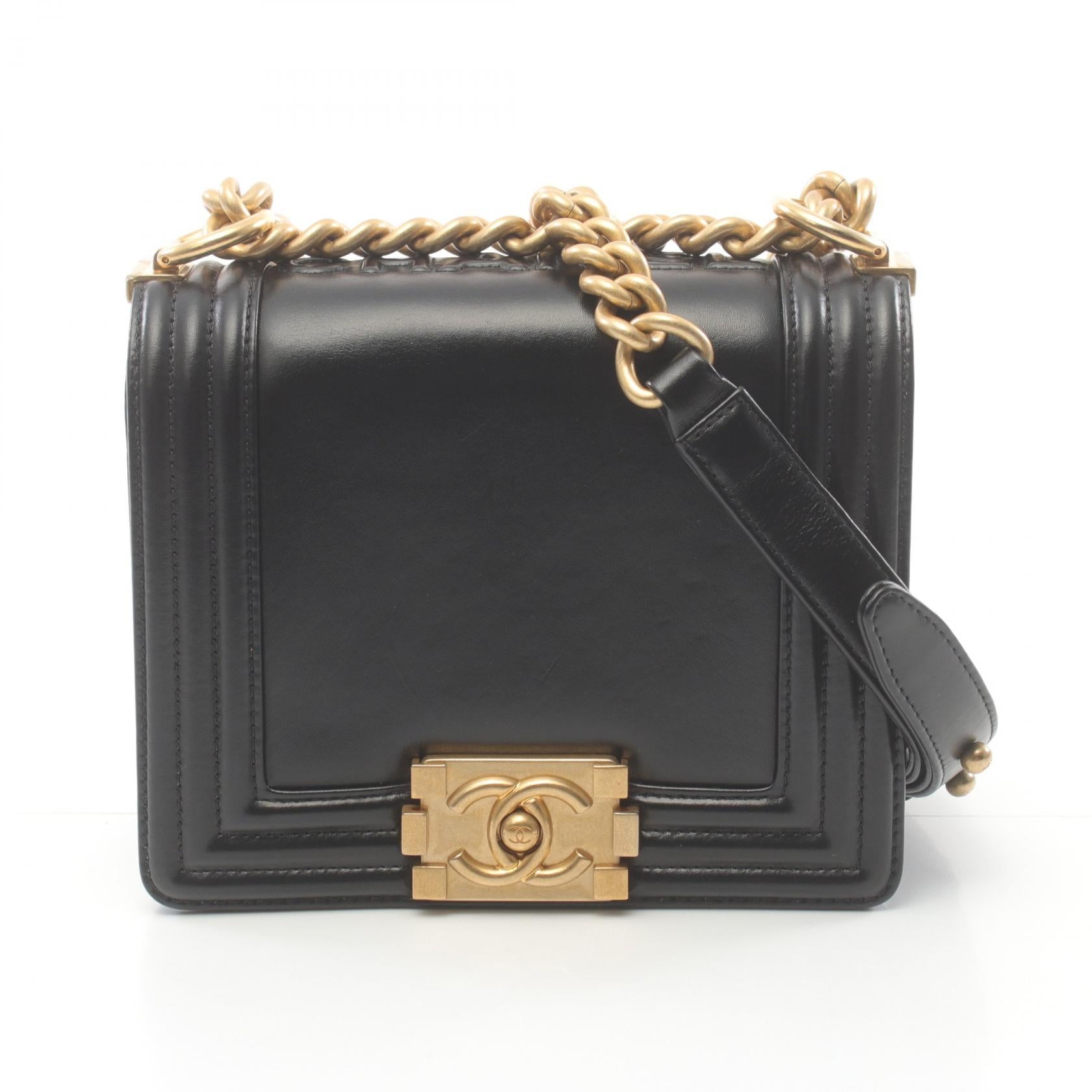 Chanel Boy Leather Shoulder Bag Black