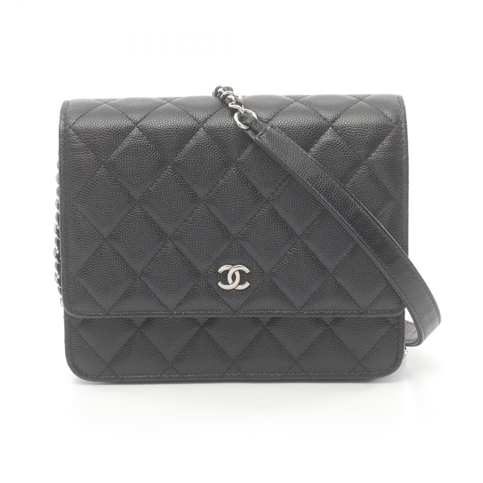 Chanel Matelasse Leather Shoulder Bag Black