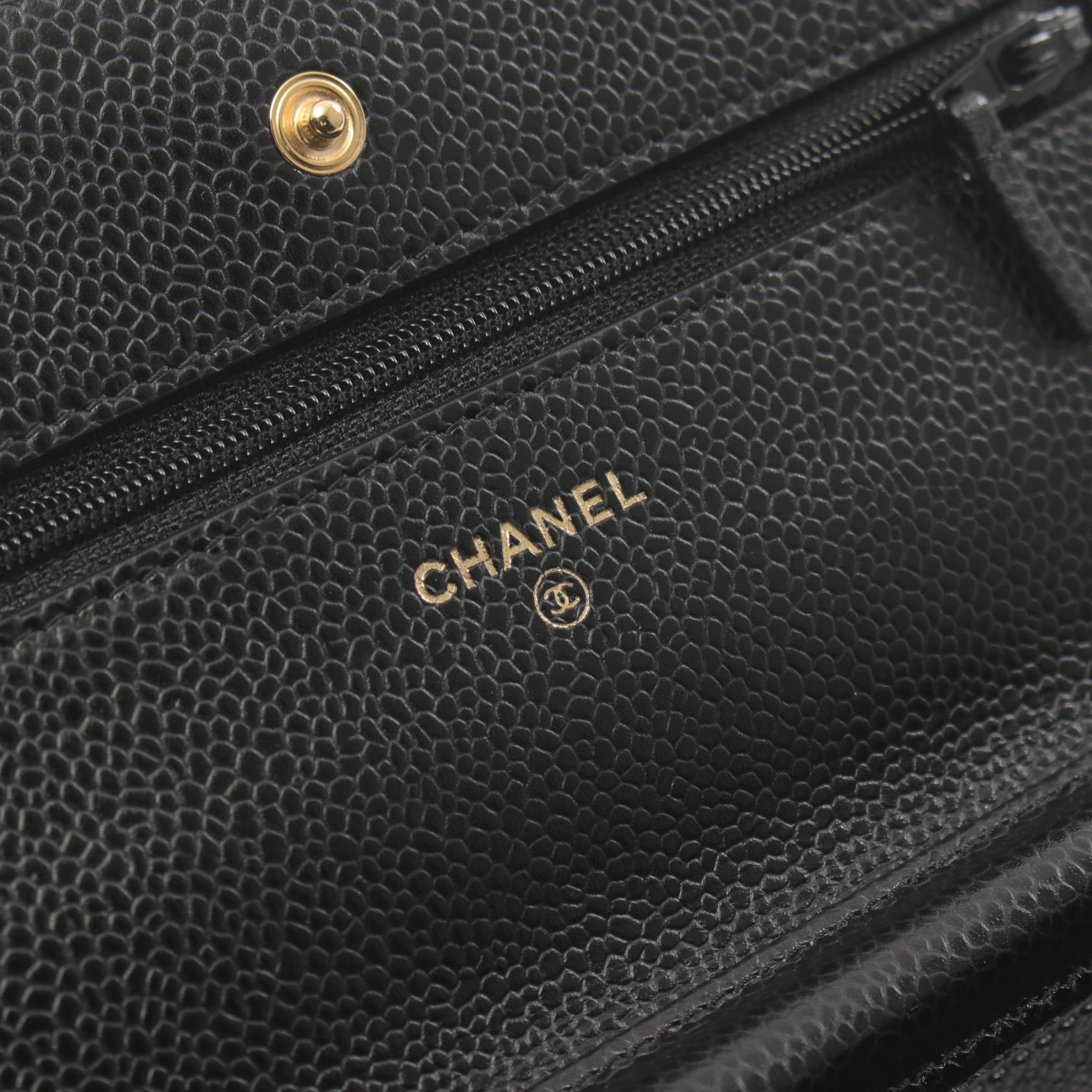 Chanel Matelasse Leather Shoulder Bag Black