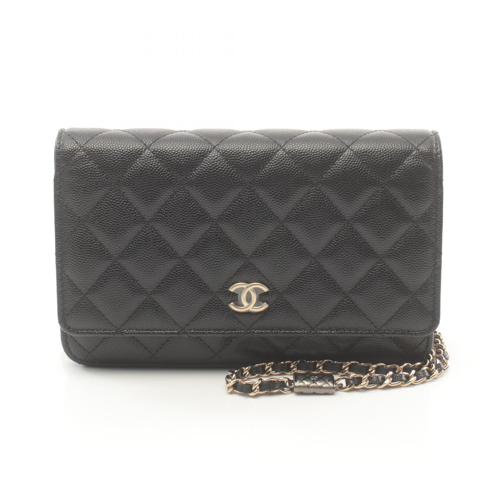 Chanel Matelasse Leather Shoulder Bag Black