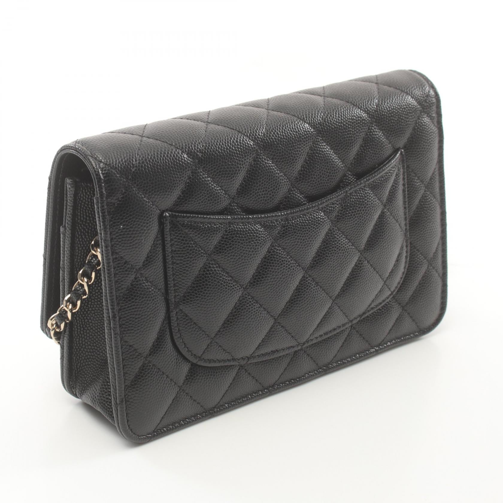 Chanel Matelasse Leather Shoulder Bag Black