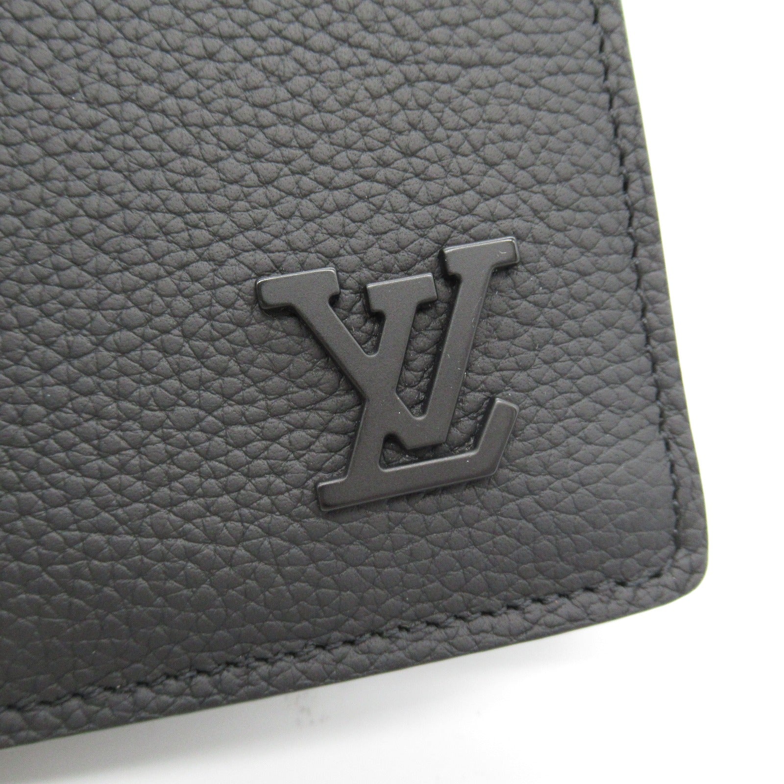 Louis Vuitton Leather Long Wallet M69980