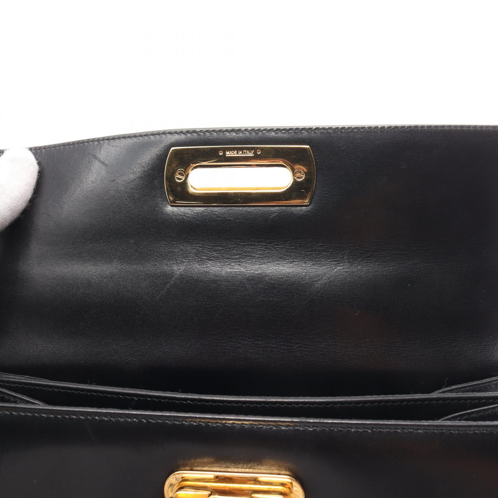 Salvatore Ferragamo Gancini Leather Handbag Leather Handbag E-21 2181 in Very Good Condition