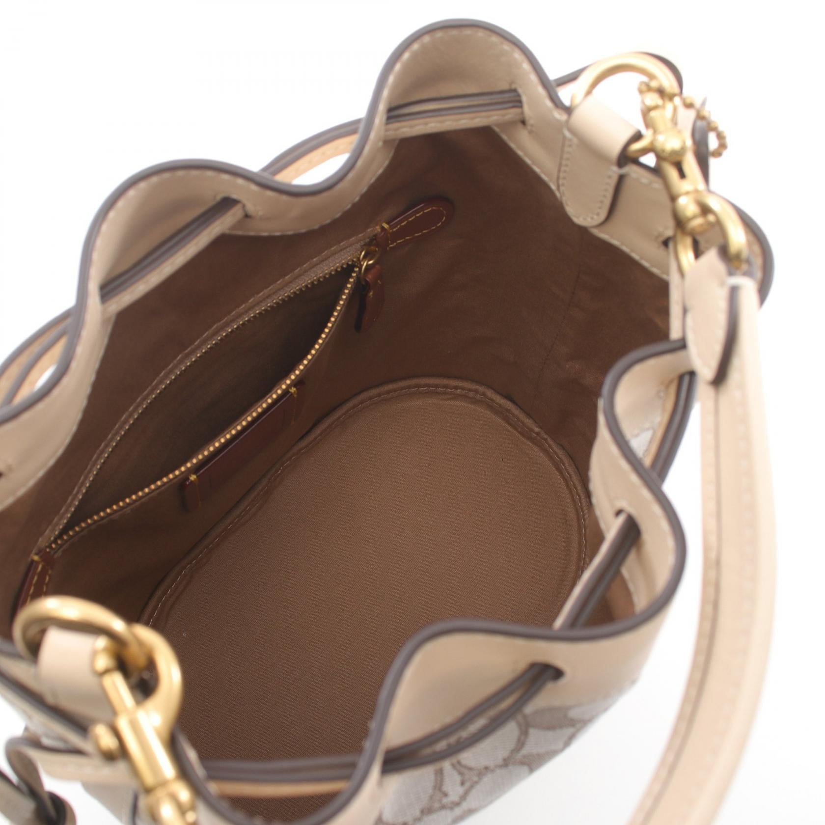 Coach Signature Field Bucket Handbag C3853