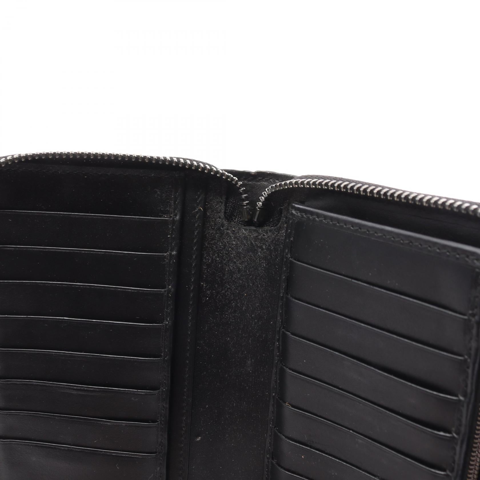 Gucci Leather Round Long Wallet Black