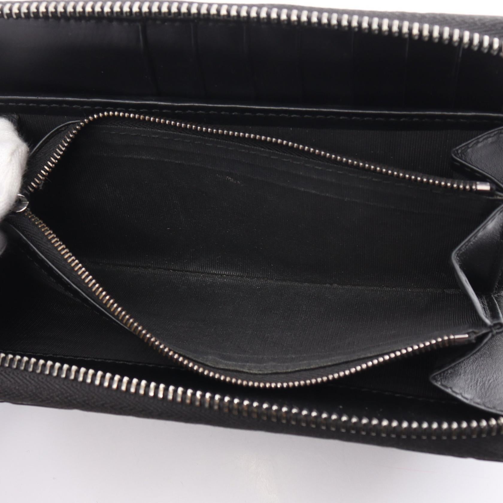 Gucci Leather Round Long Wallet Black