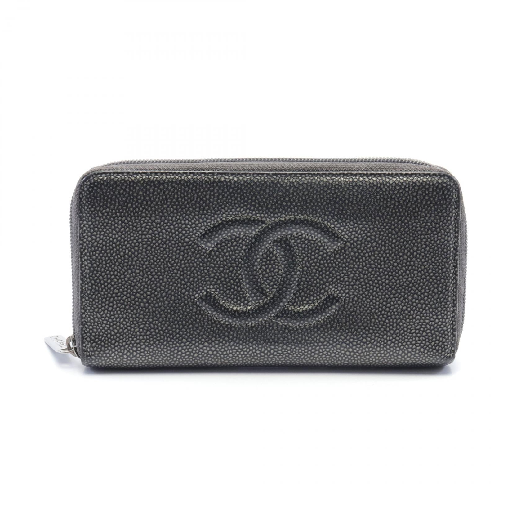 Chanel CC Caviar Zip Around Wallet Leather Long Wallet in Very Good Condition