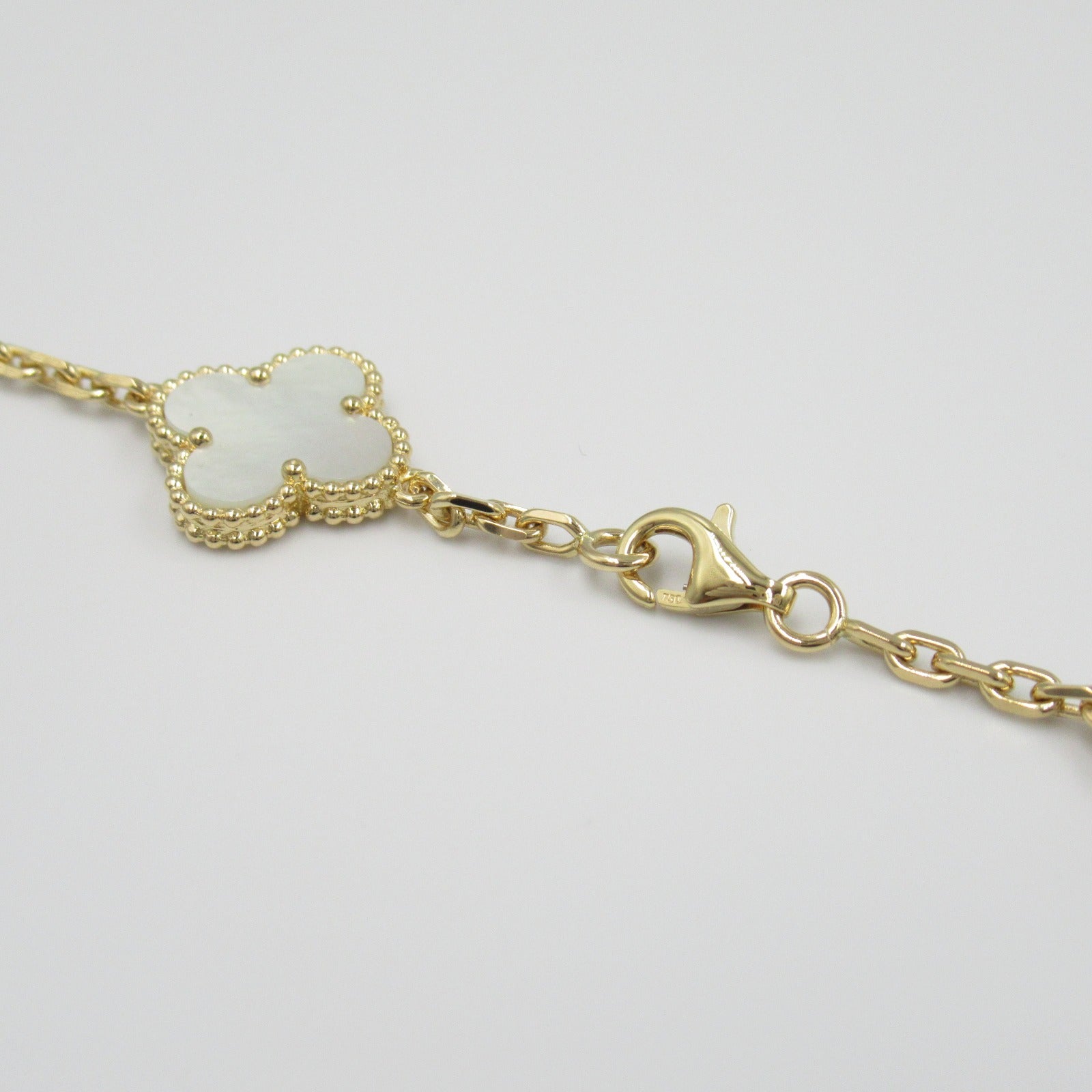 Van Cleef & Arpels Vintage Alhambra Necklace K18 Yellow Gold Mother of Pearl VCARA42100