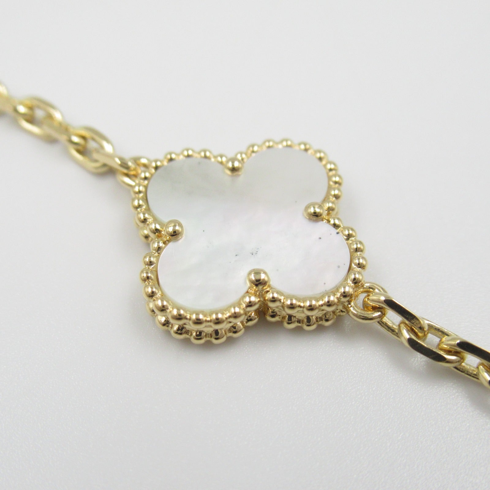 Van Cleef & Arpels Vintage Alhambra Necklace K18 Yellow Gold Mother of Pearl VCARA42100