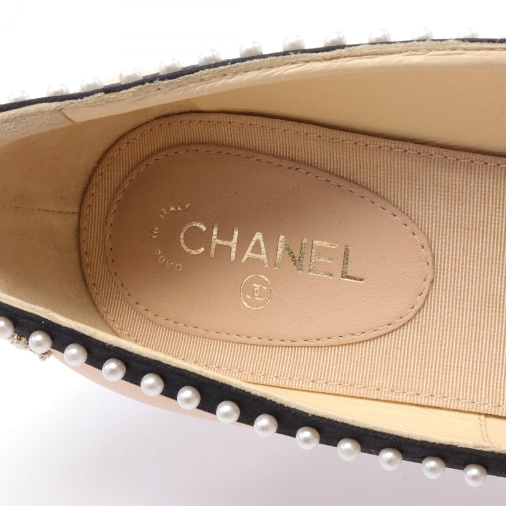 Chanel Coco Mark Fabric Pumps G31552