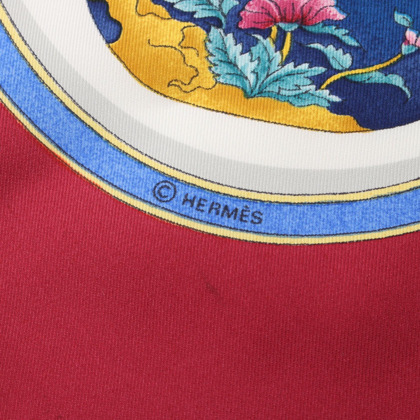 Hermes Carre 90 Qu Importe Le Flacon Silk Scarf  Canvas Scarf in Very Good Condition