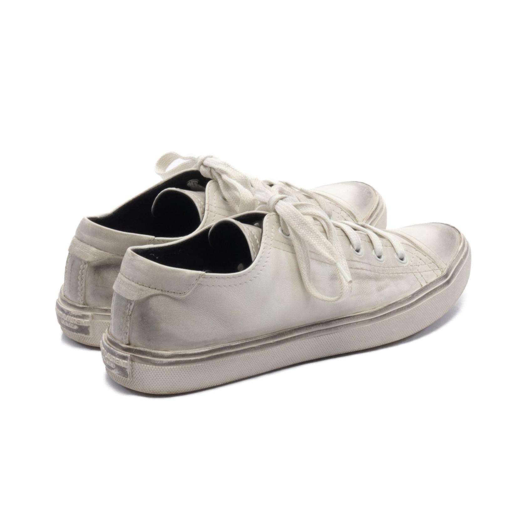 Yves Saint Laurent Malibu Leather Sneakers