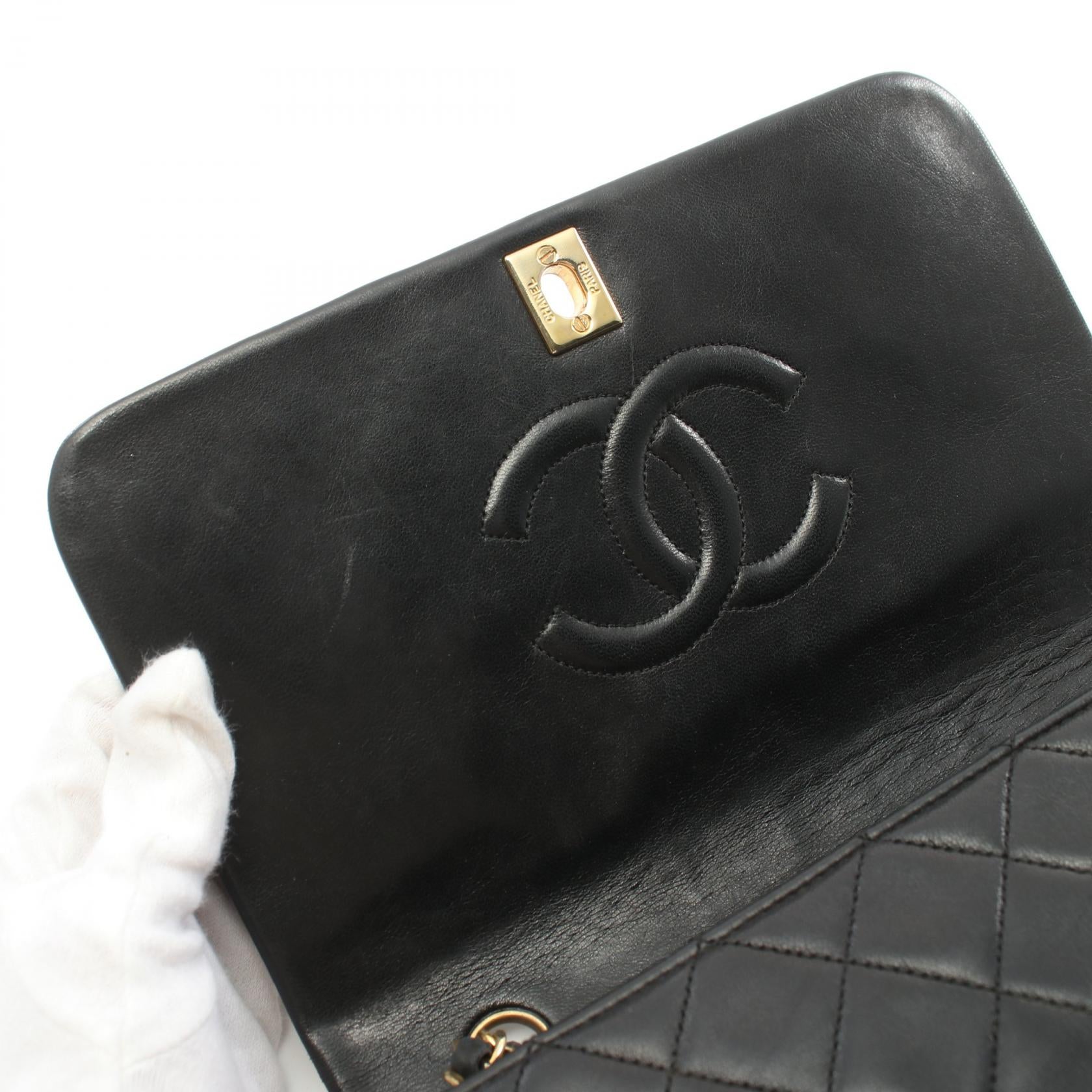 Chanel Matelasse Chain Shoulder Bag Leather Shoulder Bag 2120700055440 in Good Condition