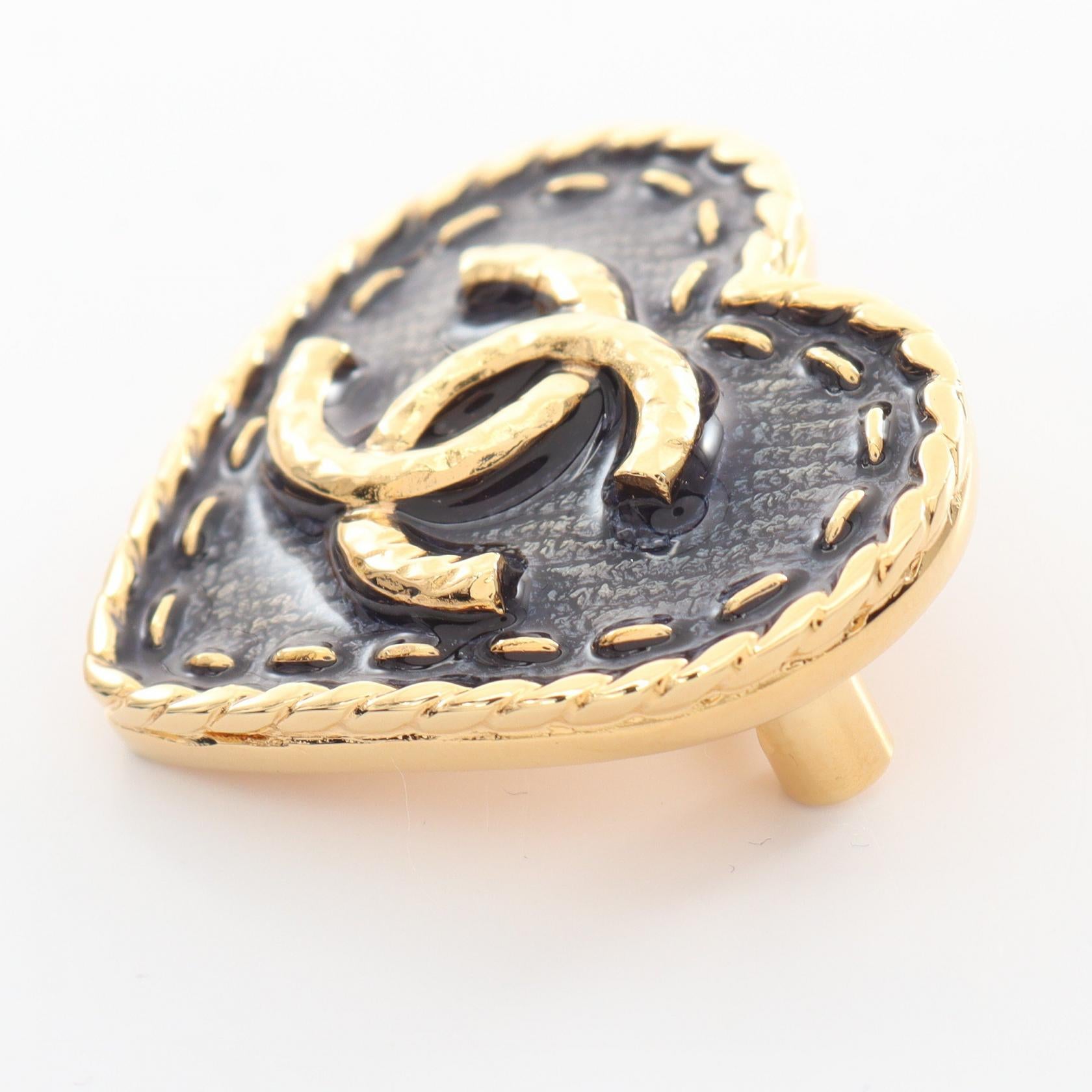 Chanel CC Heart Brooch Metal Brooch in Great Condition