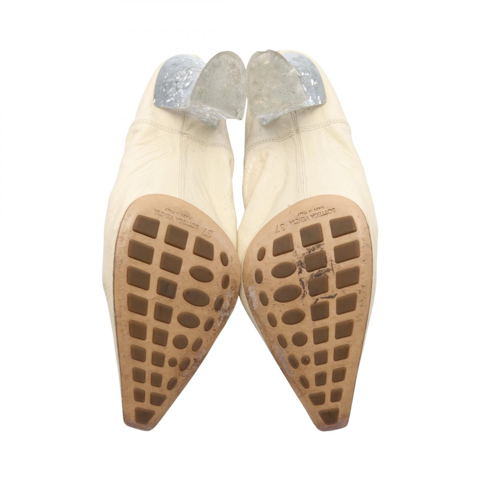 Bottega Veneta Almond Leather Pumps