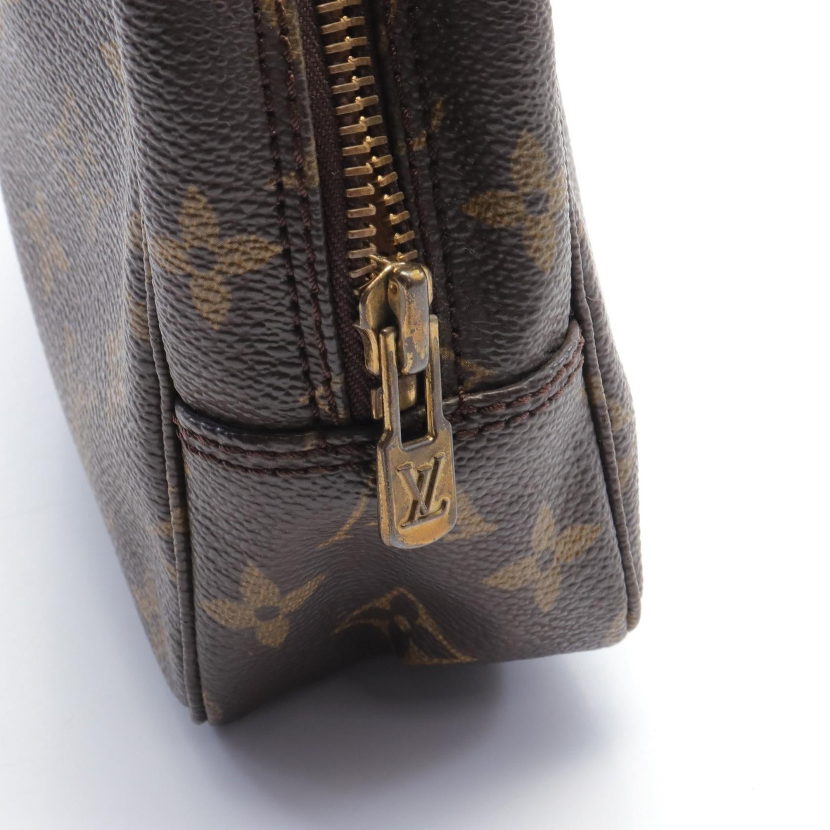 Louis Vuitton Monogram Trousse Toilette Clutch Canvas Vanity Bag M47524 in Very Good Condition