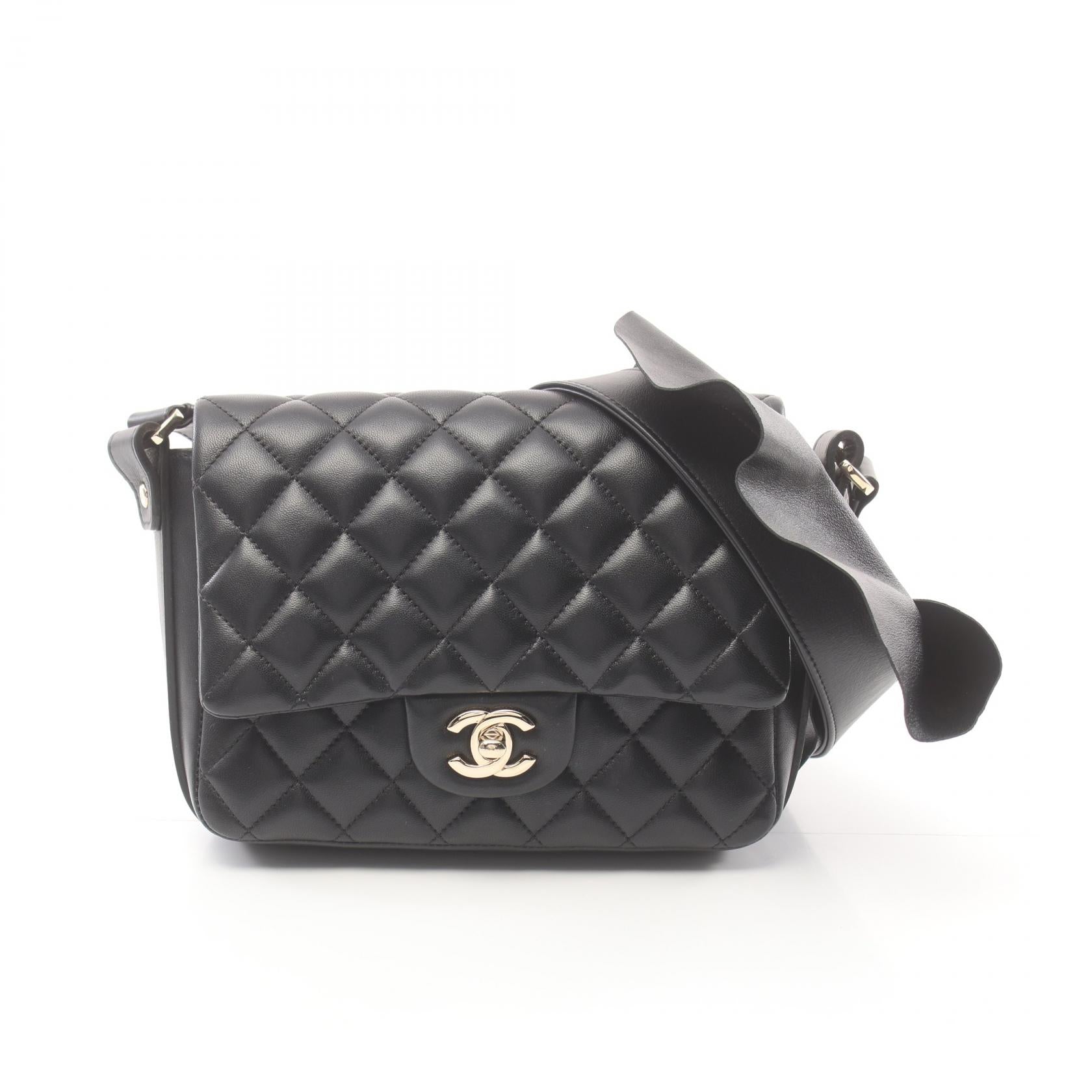 Chanel Matelasse Lambskin Shoulder Bag Black