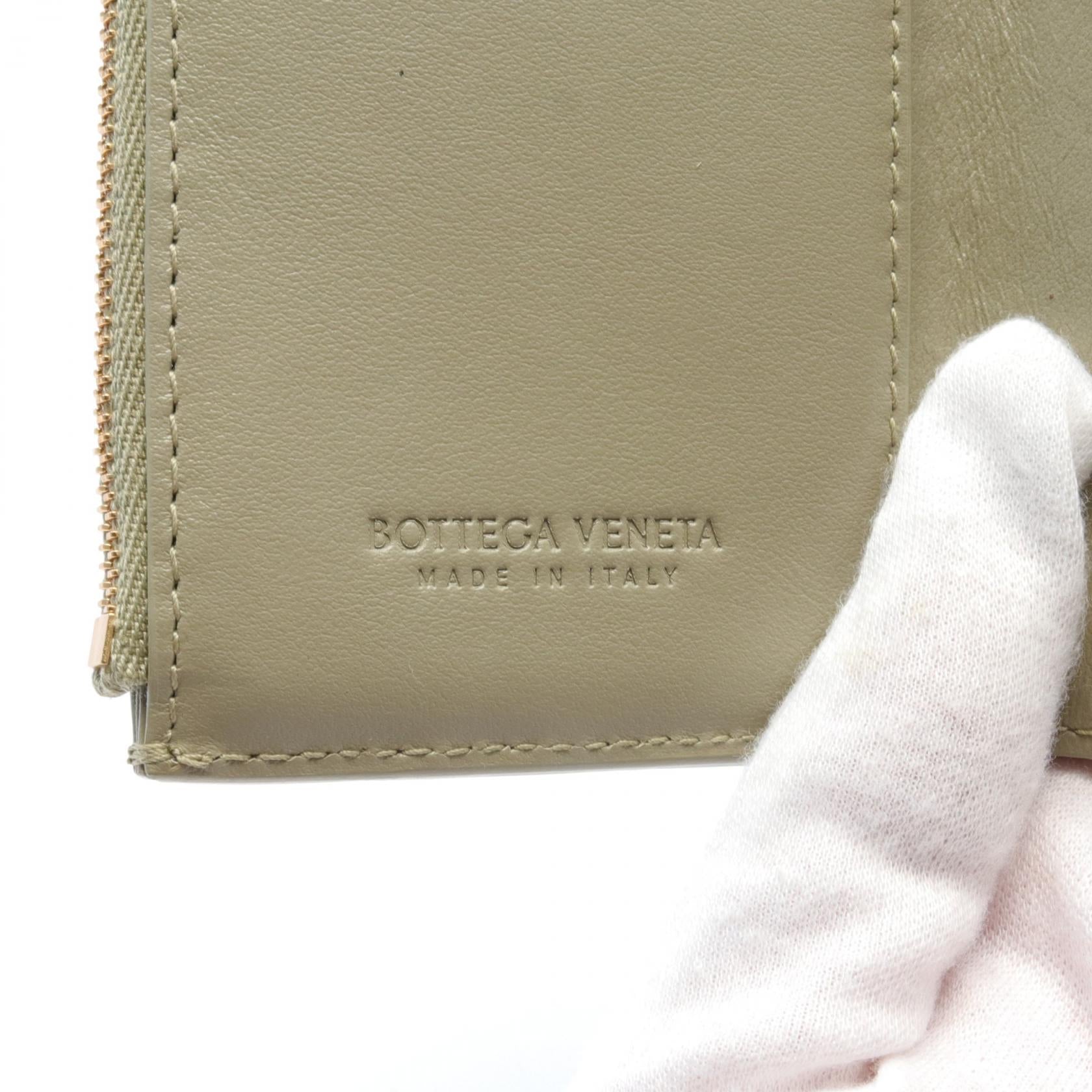 Bottega Veneta Cassette Trifold Wallet  Leather Short Wallet 651372 in Good Condition