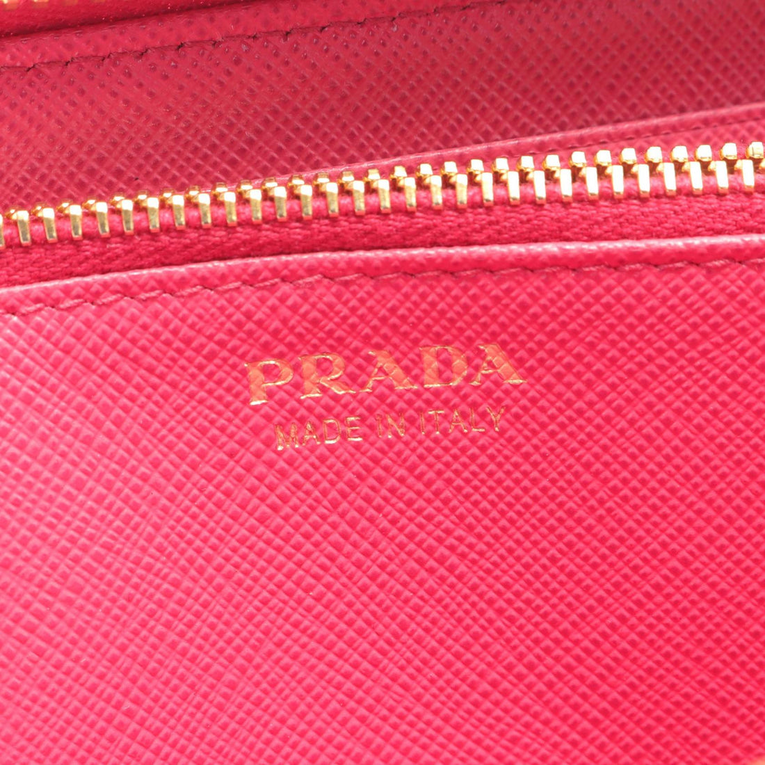 Prada Saffiano Metal Round Wallet 1ML506