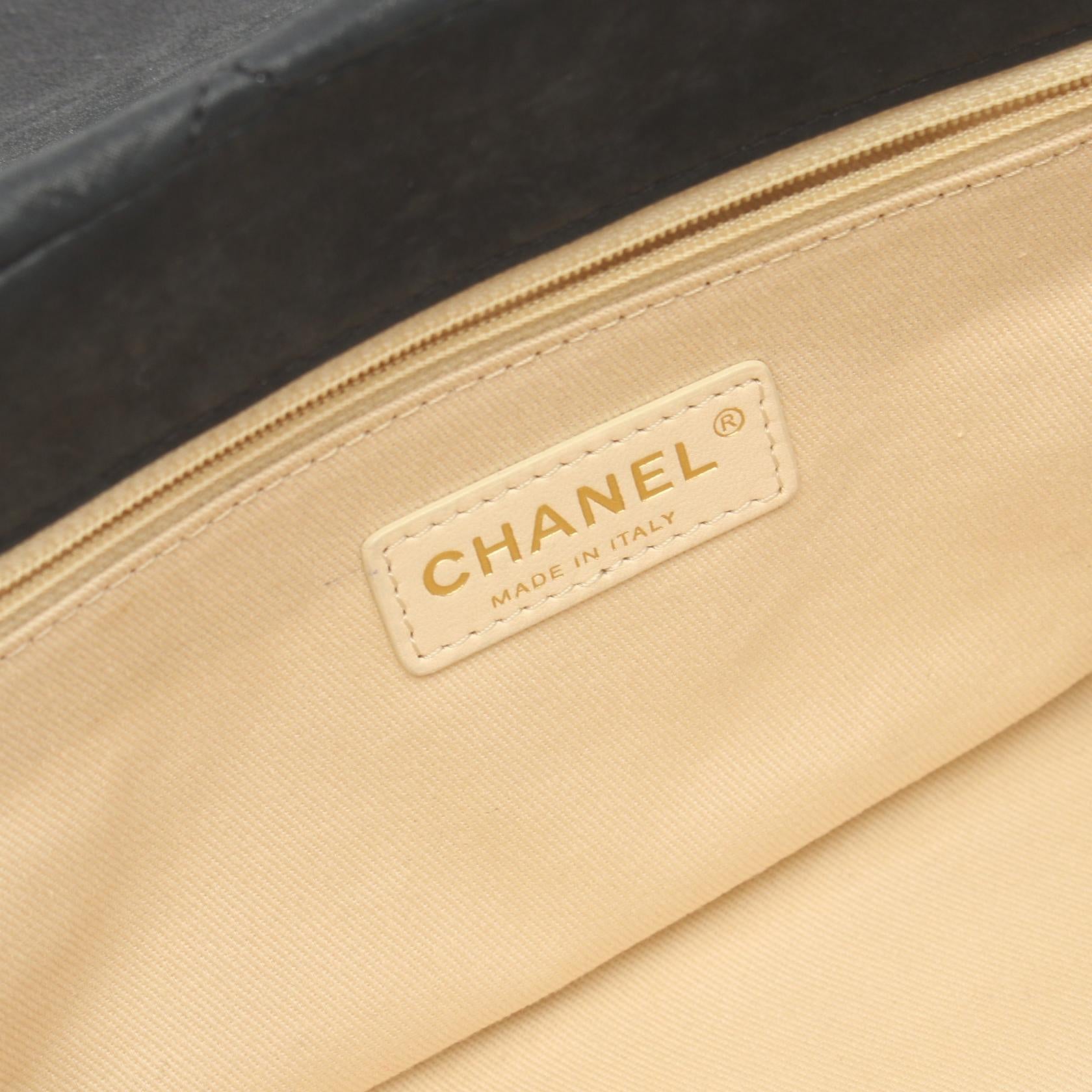 Chanel Matelasse Leather Shoulder Bag Black