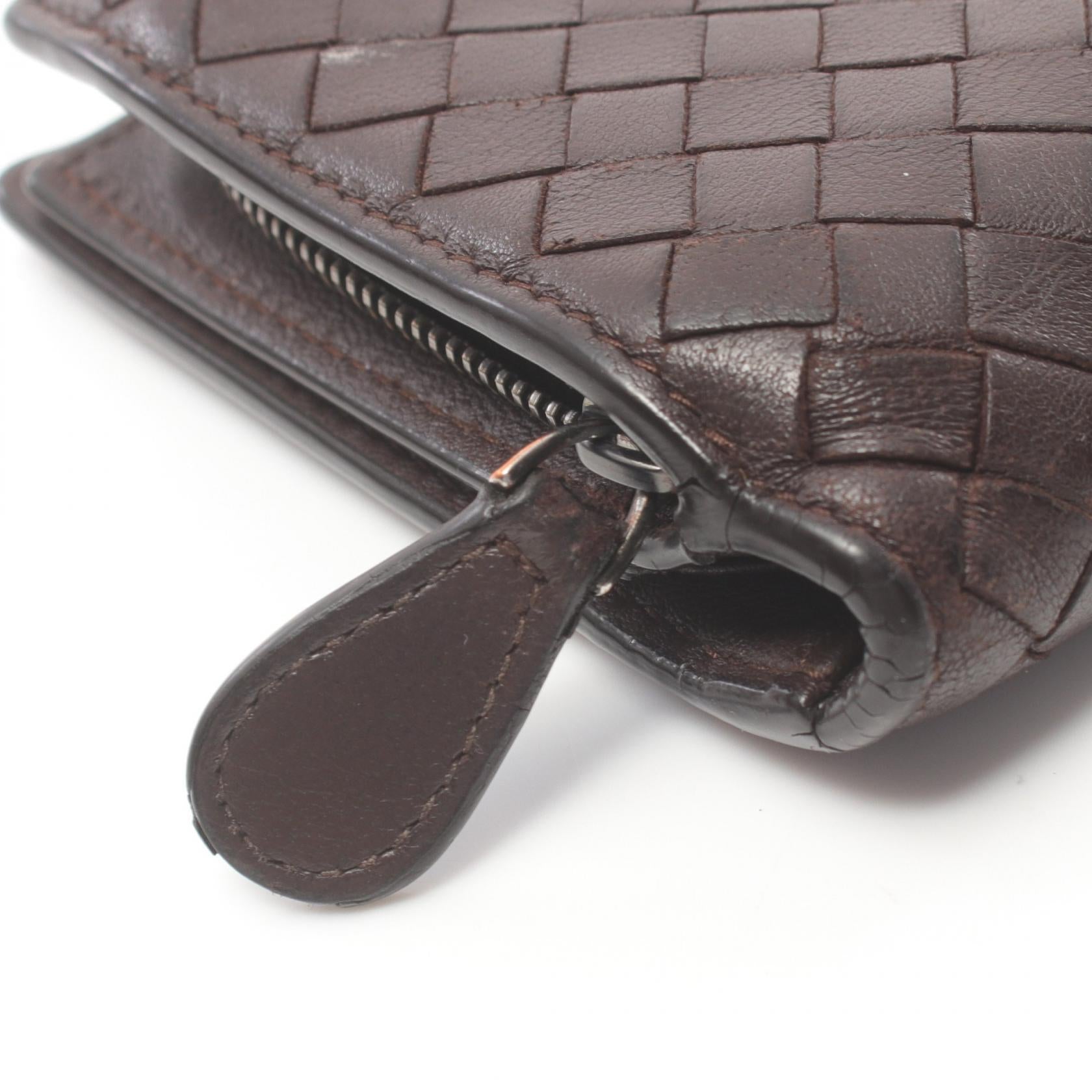 Bottega Veneta Intrecciato Long Wallet  Leather Short Wallet in Very Good Condition