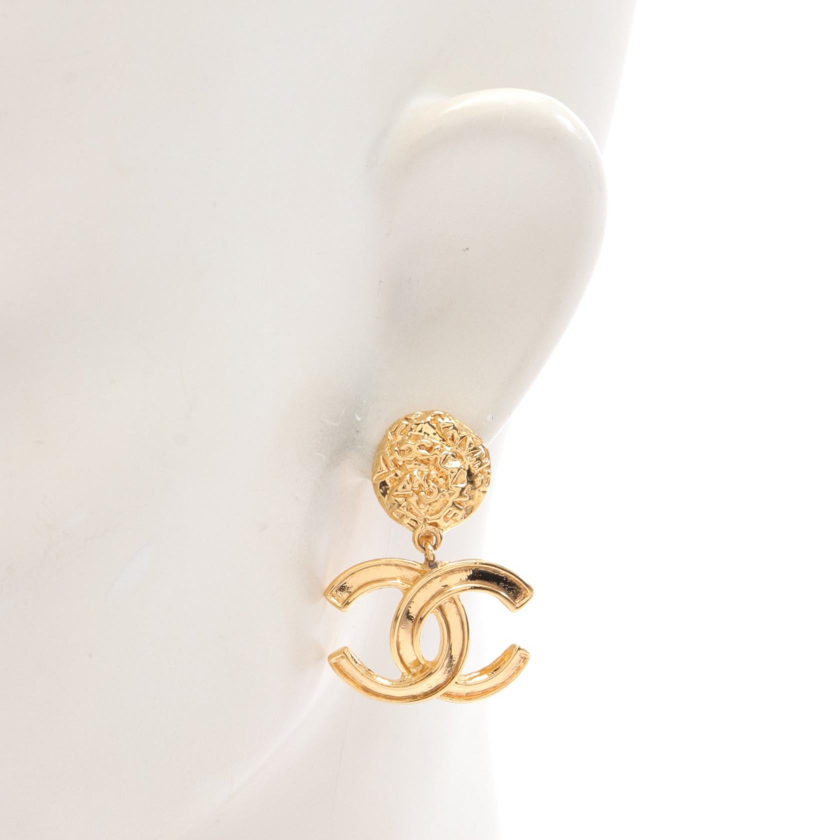 Chanel Coco Mark Earrings Gold 95A