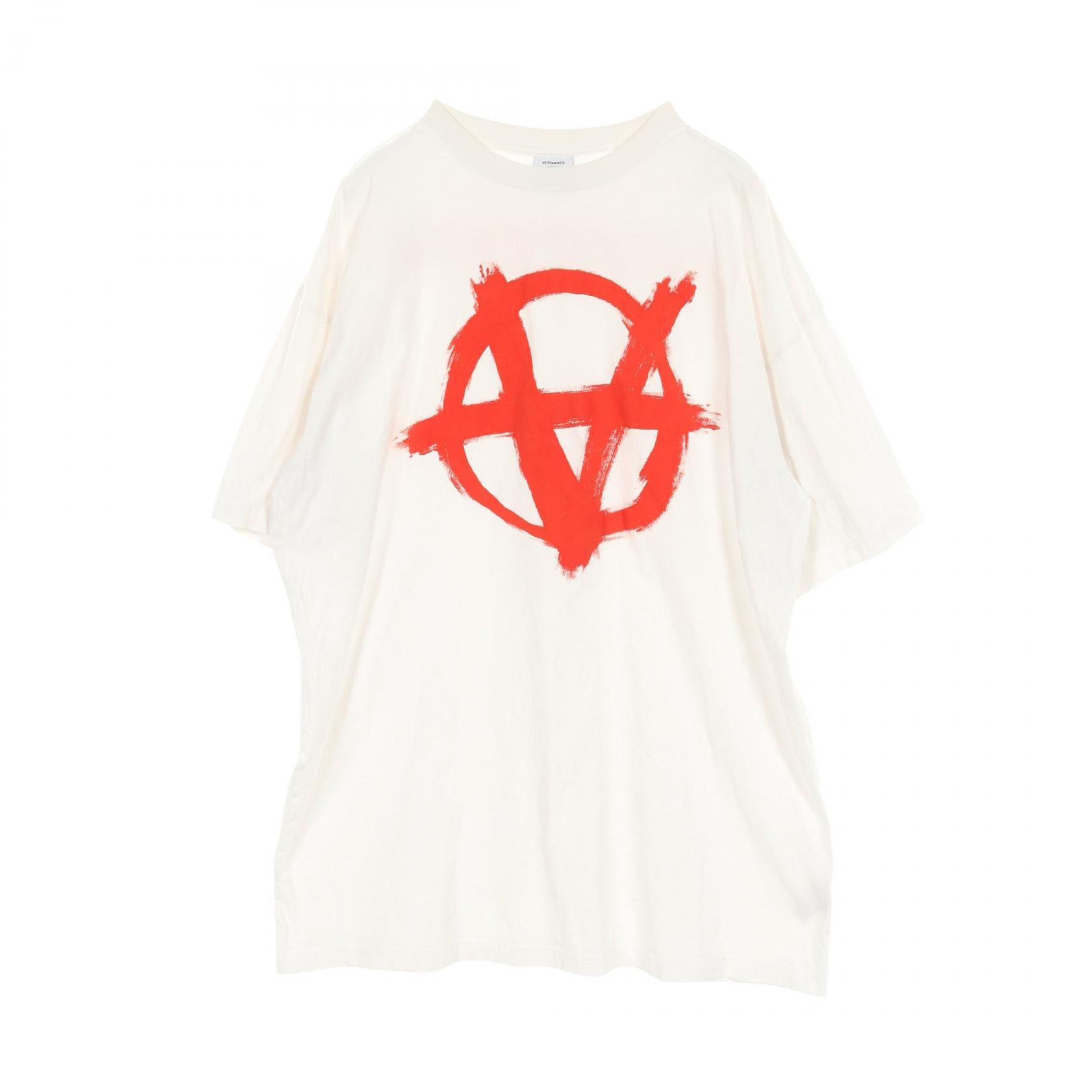 VETEMENTS Anarchy Gothic Logo Cotton T-Shirt