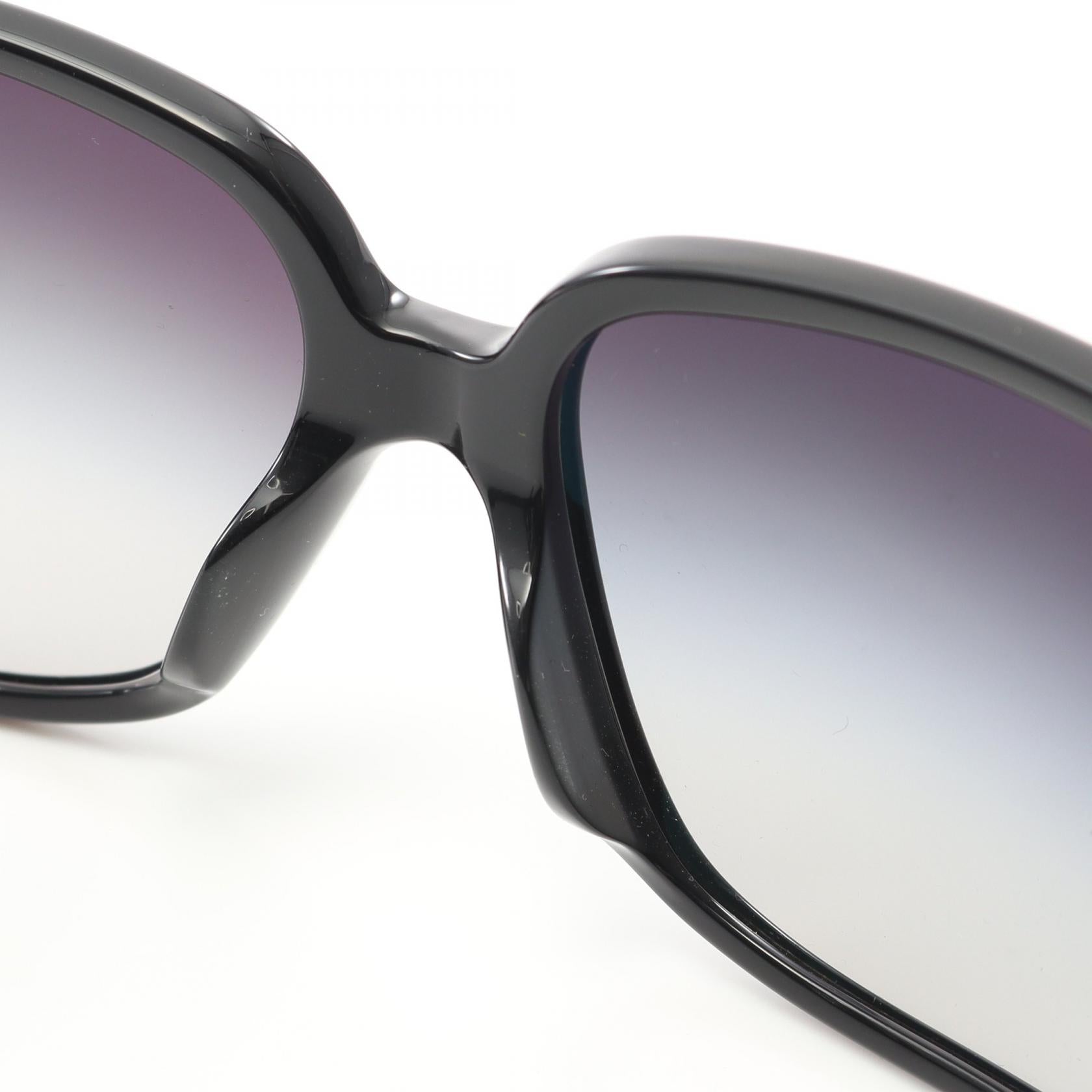 Chanel Coco Mark Chain Sunglasses – LuxUness