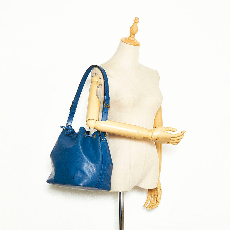 Louis Vuitton Epi Petinoe Drawstring Shoulder Bag M44105 Blue
