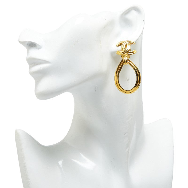 Chanel Coco Mark Swing Teardrop Motif Clip-on Earrings Gold Plated in Very Good Condition