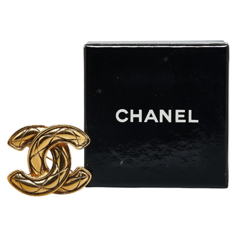 Chanel Coco Mark Matelasse Brooch Gold Plated in Very Good Condition